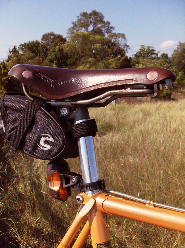 Raleigh Gran Sport 12 - saddle detail