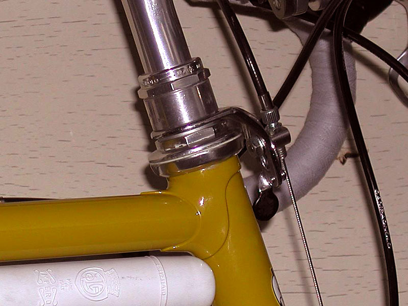 Ebisu - headset & cable routing detail