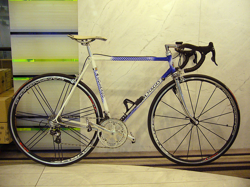 Colnago - side view