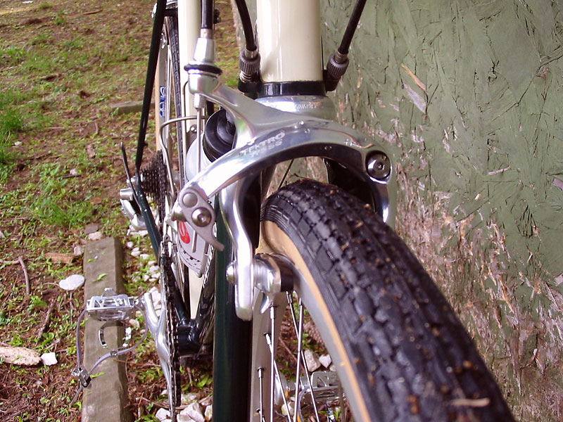 Hollands 650B Conversion - tire clearance detail