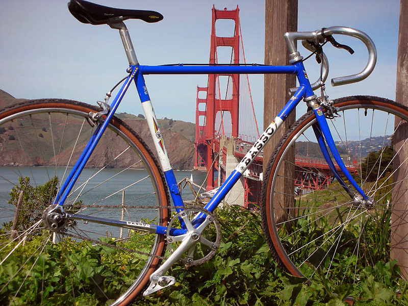 Basso - side view with GG Bridge