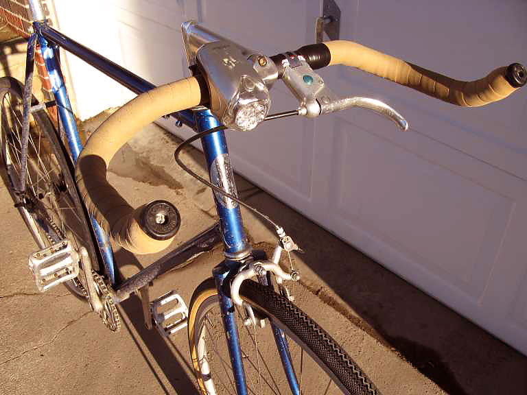 Quickie Blue Fixie - front end detail