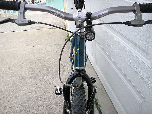 Cannondale M600 - head on view