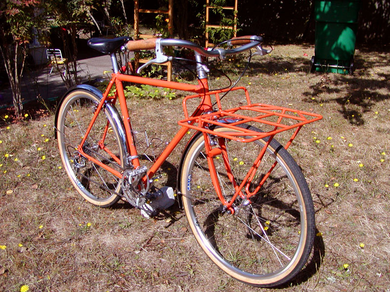 Rivendell Porteur - front quarter view with rack