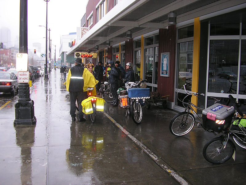 2008 Easter Day Cargo Bike Ride - Drizzly Start